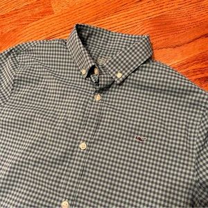 VINEYARD VINES Boys size XL  Button Down Shirt